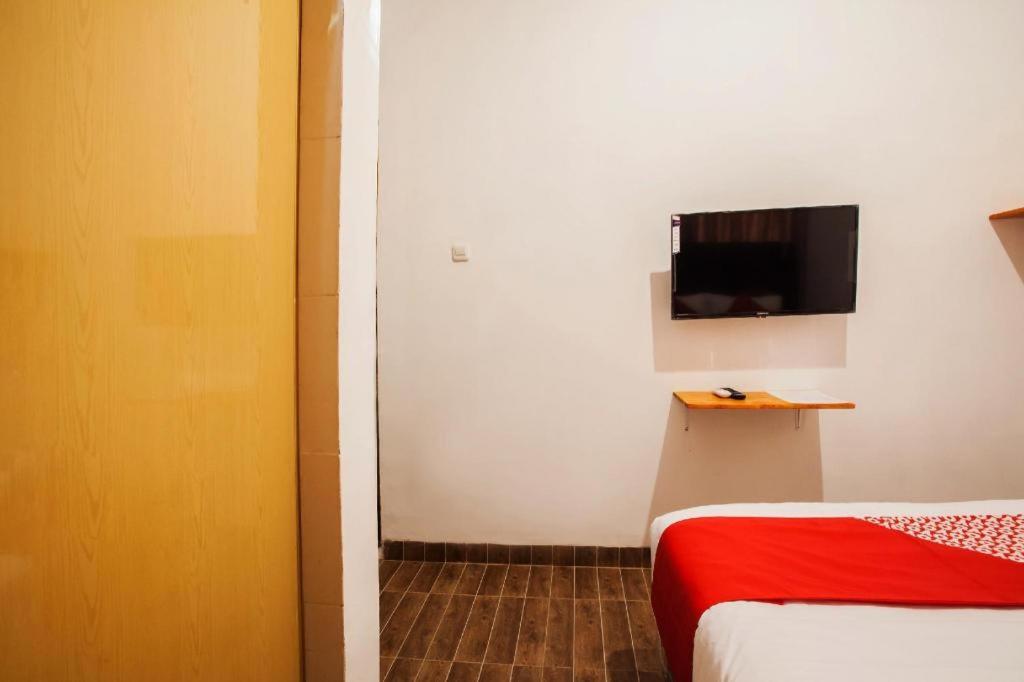 Oyo 2720 Sutomo Inn Medan Exteriör bild
