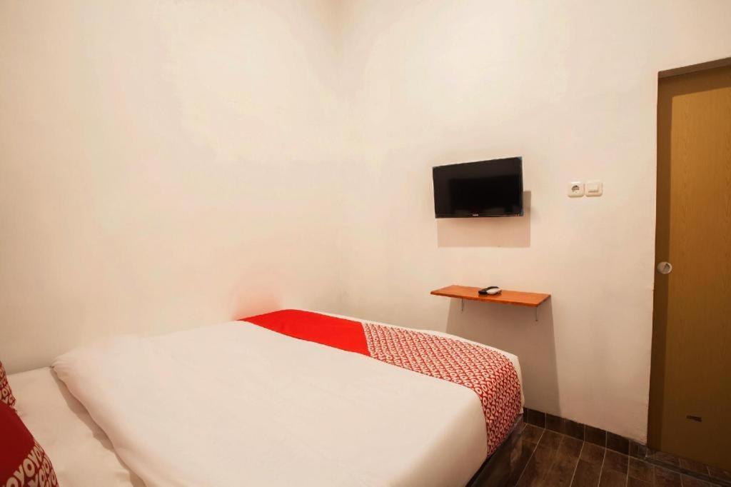 Oyo 2720 Sutomo Inn Medan Exteriör bild