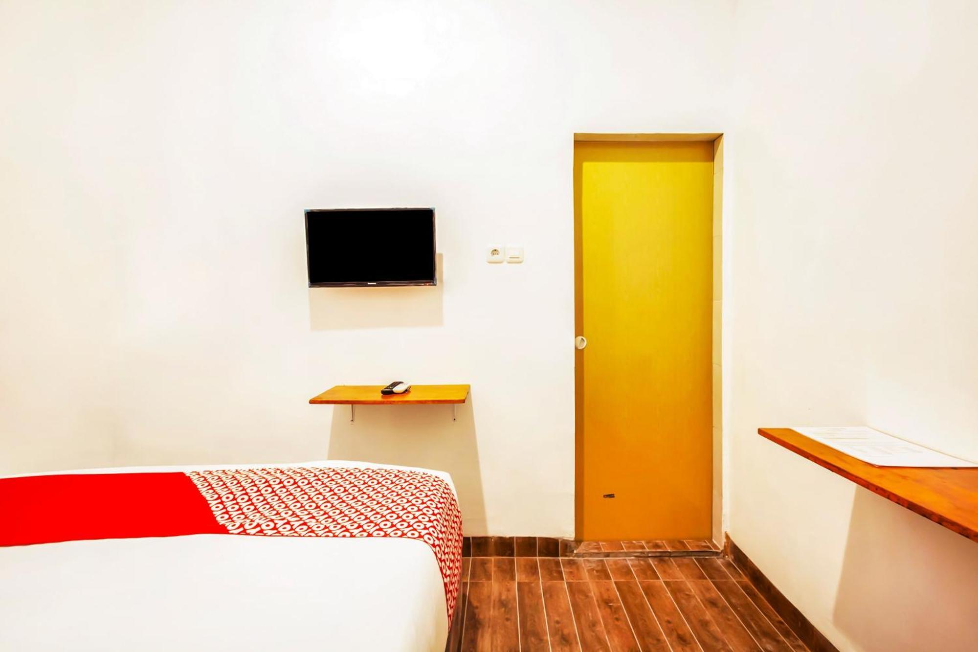 Oyo 2720 Sutomo Inn Medan Exteriör bild