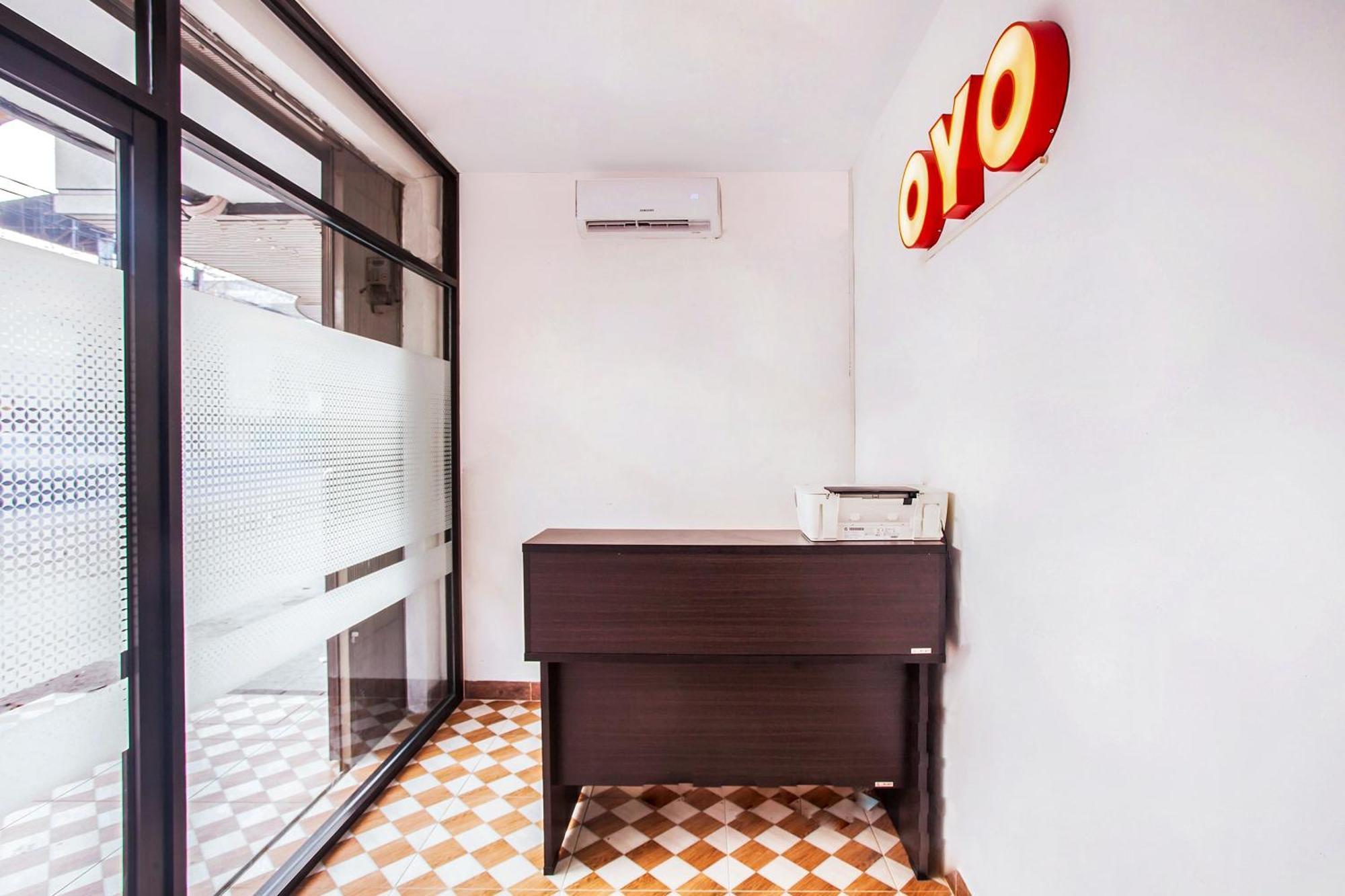 Oyo 2720 Sutomo Inn Medan Exteriör bild